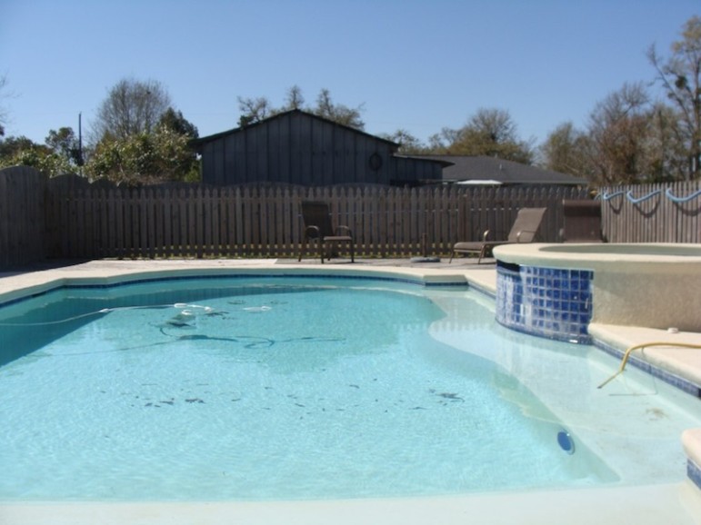 Sens admitted that contractors at the jail installed for free this pool, worth $25,000, at Sens' Waveland, Miss., home. 