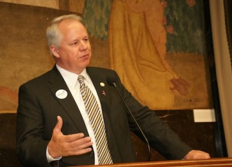 To applause from fellow representatives, House Speaker Chuck Kleckley has put some distance between himself and the governor.