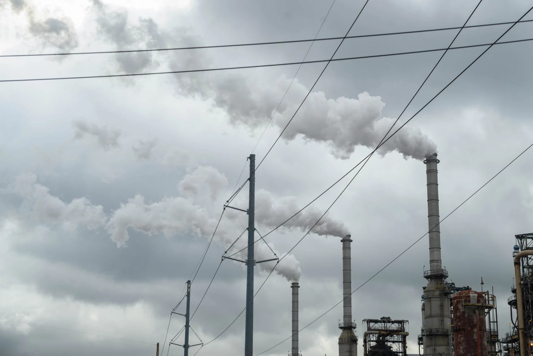 Trump ‘regulatory relief’ to boost greenhouse, toxic emissions in Gulf states