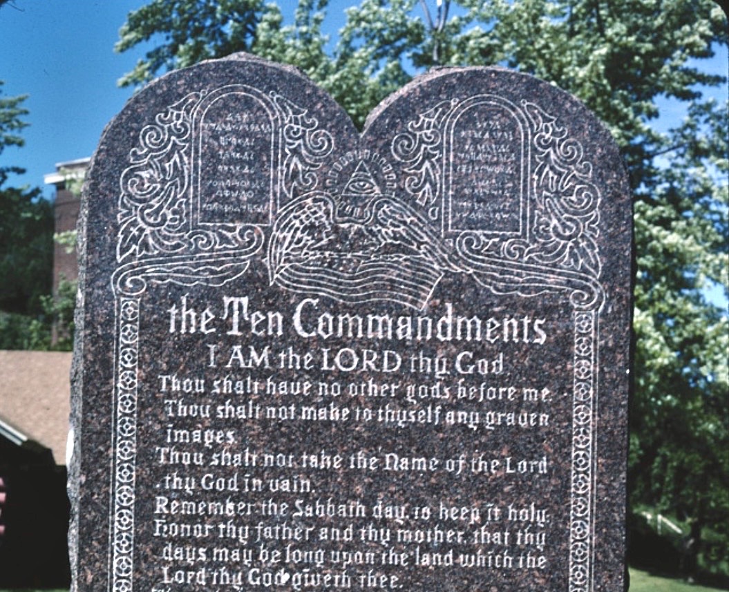 Gov. Landry orders Louisiana schools to begin posting Ten Commandments